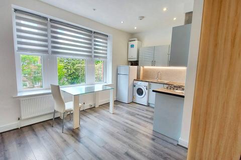 1 bedroom flat to rent, Upper Clapton Road, London E5