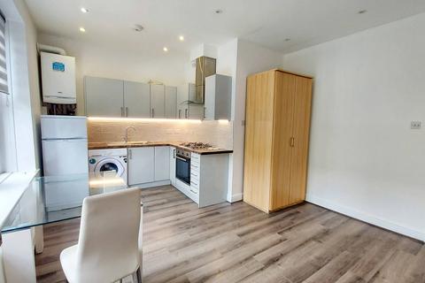 1 bedroom flat to rent, Upper Clapton Road, London E5