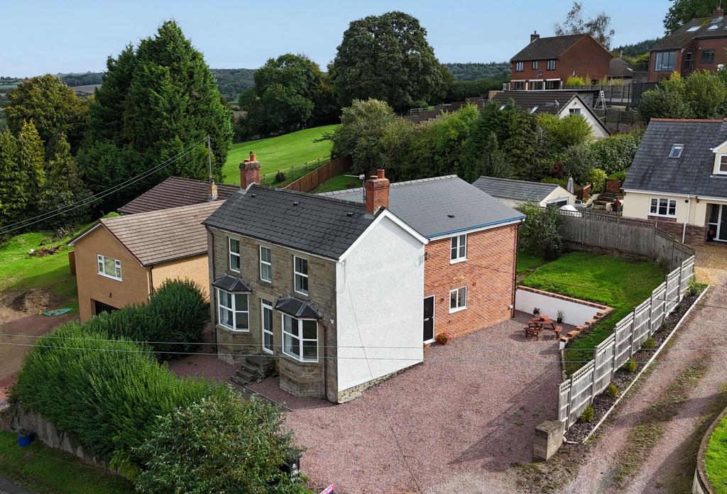 DETACHED &amp; RECENTLY RENOVATED - FAR REACHING VIEW