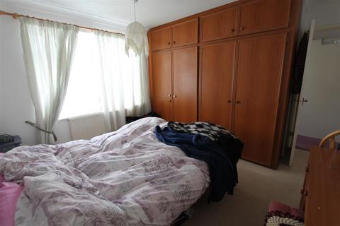 2 bedroom flat to rent, Combe Close, Leicester, LE3