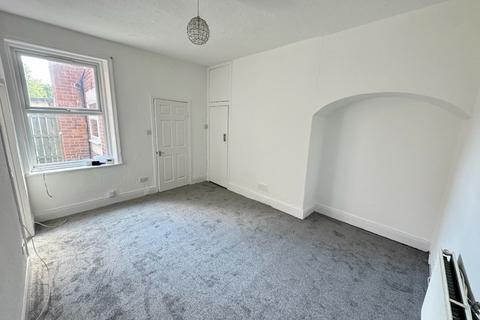 2 bedroom flat to rent, Lansdowne Tce, North Shields.  NE29 0NJ.