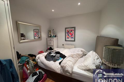3 bedroom terraced house to rent, Portsea Place, London W2