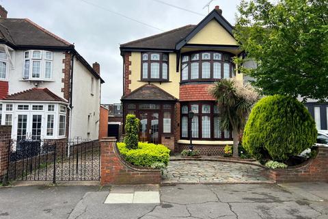 3 bedroom house for sale, Capel Gardens, Ilford
