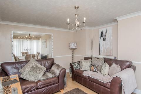 3 bedroom townhouse for sale, Cliffe Park Rise, Wortley, Leeds