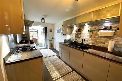 5 Eason Way, Ashton-under-lyne, OL6 9SX
