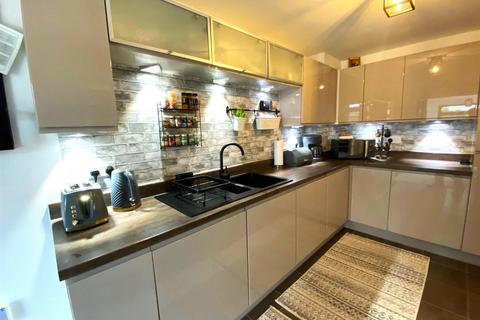 5 Eason Way, Ashton-under-lyne, OL6 9SX