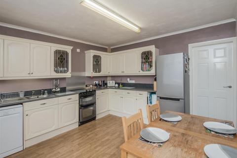 3 bedroom semi-detached house for sale, Silver Royd Hill, Leeds