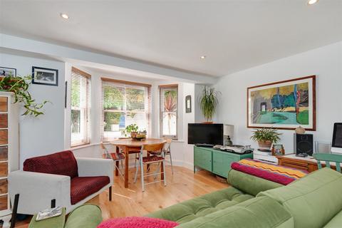 1 bedroom flat for sale, Hillfield Road, West Hampstead, London NW6