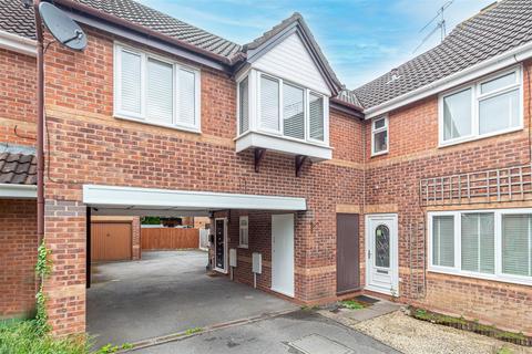18 Beeston Gardens, Berkeley Alford, Worcester, WR4 0JT
