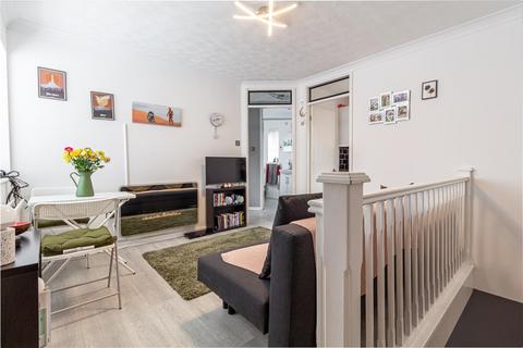 18 Beeston Gardens, Berkeley Alford, Worcester, WR4 0JT