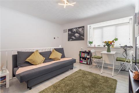 18 Beeston Gardens, Berkeley Alford, Worcester, WR4 0JT