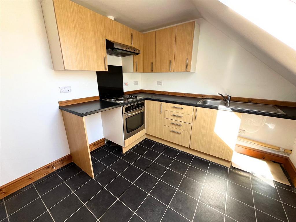 Tower Road West, St. LeonardsOnSea... 2 bed property £895 pcm (£207 pw)