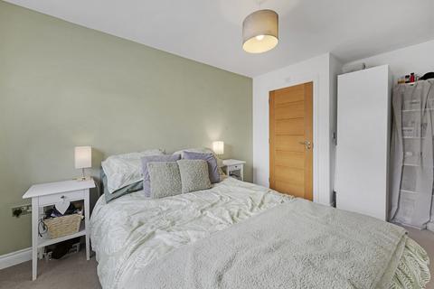 8 Ambler Close, Burton Latimer, Kettering, NN15 5ZN