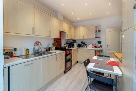 4 bedroom terraced house for sale, Lionel Road North, Brentford, TW8 9QT