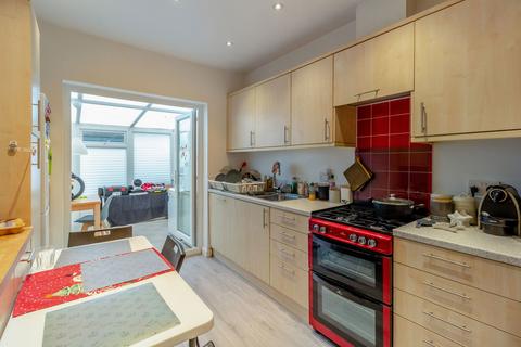 4 bedroom terraced house for sale, Lionel Road North, Brentford, TW8 9QT