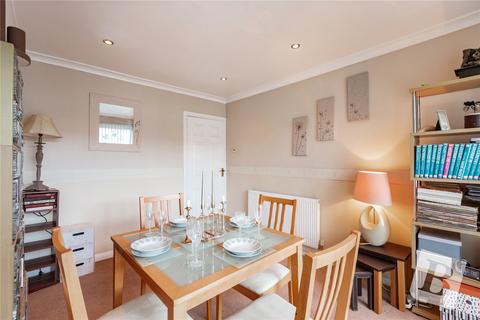 8 Ashdown Walk, Romford, RM7 8HL