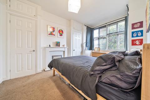 Flat 2, 25 Percy Road, Guildford, GU2 9PA