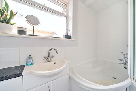 Flat 2, 25 Percy Road, Guildford, GU2 9PA