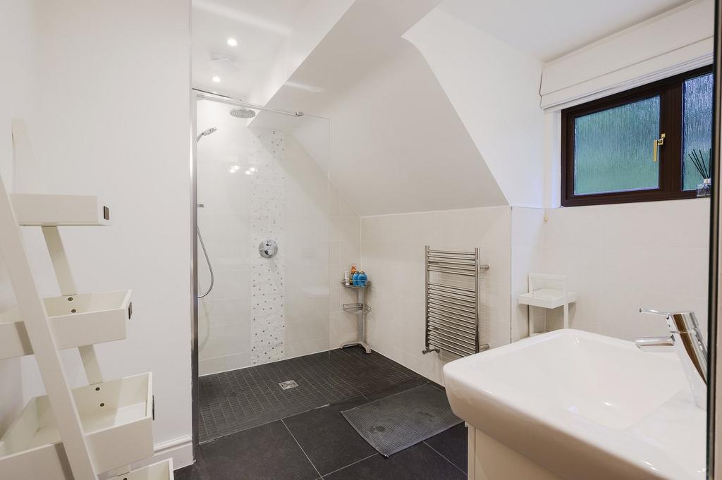 Bedroom 3 Ensuite
