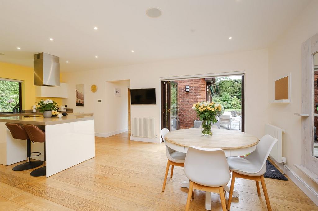 Breakfast Room
