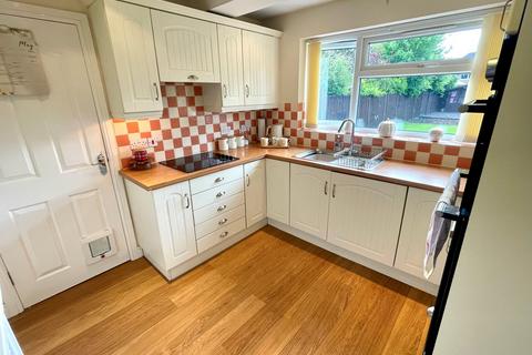 4 bedroom semi-detached house for sale, Carlton Avenue, Wednesfield, Wolverhampton, WV11