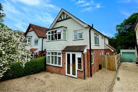 4 bedroom detached house for sale, Canterbury Road, FARNBOROUGH GU14