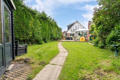 5 bedroom detached house for sale, Spacious 5 Bed House with 2 Bathrooms On The Sought-After Heathfield Drive, Bolton