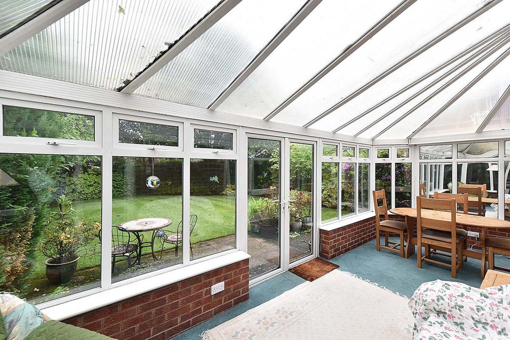 Summers Way, Knutsford, WA16 3 bed detached bungalow for sale £450,000