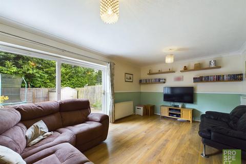 3 bedroom semi-detached house for sale, Wild Briar, Finchampstead, Wokingham, Berkshire, RG40