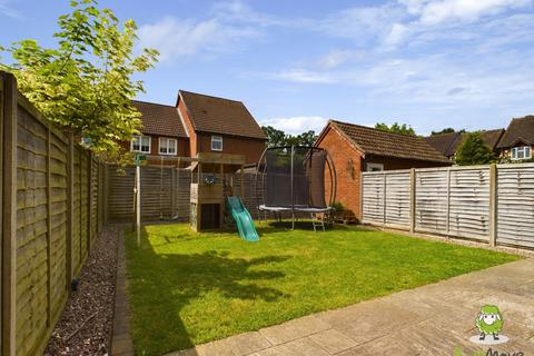 3 bedroom detached house for sale, RENOWN WAY, CHINEHAM, BASINGSTOKE, HAMPSHIRE, RG24