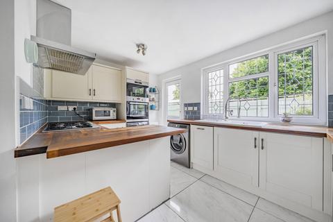 66 Whinyates Road, London, SE9 6NN