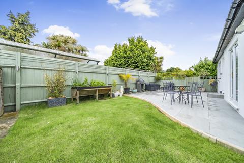 66 Whinyates Road, London, SE9 6NN