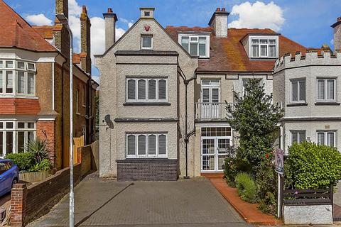 7 Cornwall Gardens, Cliftonville, Margate, CT9 2JH