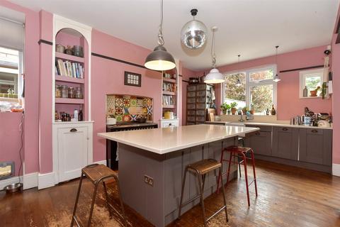 7 Cornwall Gardens, Cliftonville, Margate, CT9 2JH