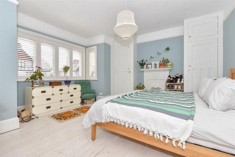 7 Cornwall Gardens, Cliftonville, Margate, CT9 2JH
