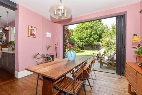 7 Cornwall Gardens, Cliftonville, Margate, CT9 2JH