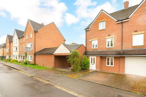 5 bedroom end of terrace house for sale, Bushey, Hertfordshire WD23