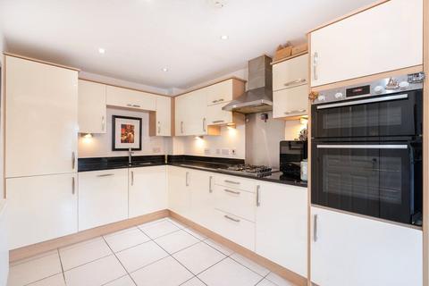 5 bedroom end of terrace house for sale, Bushey, Hertfordshire WD23