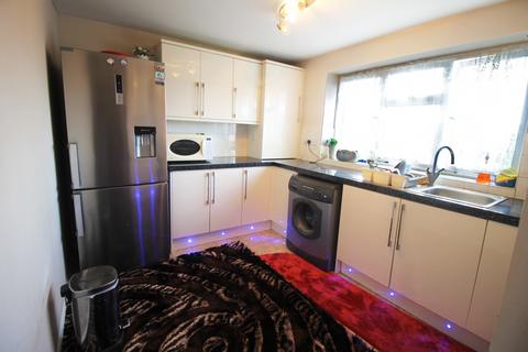 3 bedroom flat for sale, , Southall, Middlesex, UB2
