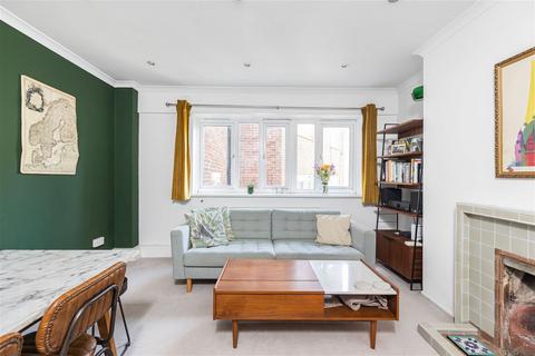 3 bedroom flat to rent, Basingdon Way, London SE5