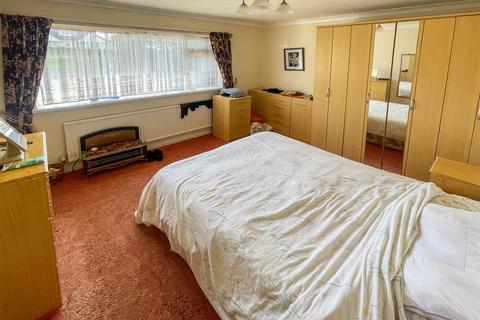 230 Barton Hill Road, Torquay, TQ2 8LA