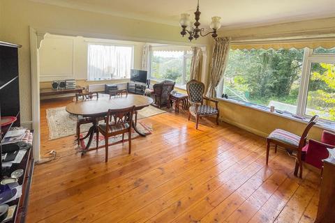 230 Barton Hill Road, Torquay, TQ2 8LA