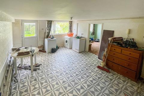 230 Barton Hill Road, Torquay, TQ2 8LA