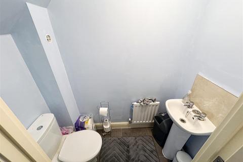 2 bedroom end of terrace house for sale, Paignton Square, Bristol BS4