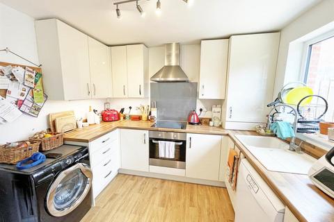 87 Hawkins Road, Exeter, EX1 3UW