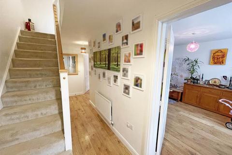 87 Hawkins Road, Exeter, EX1 3UW