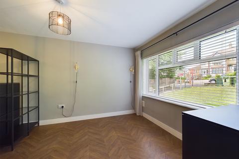 Studio to rent, Wetherby Court, South Norwood Hill, London, SE25