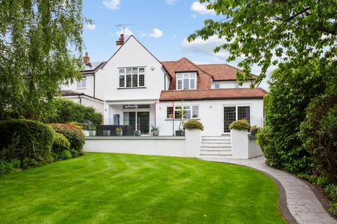 61 Shepherds Way, Rickmansworth, WD3 7NW
