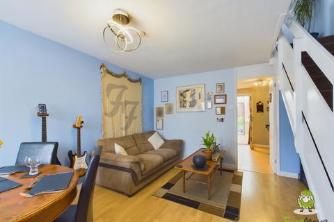 3 Mathias Walk, Basingstoke, RG22 4EQ