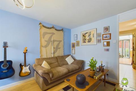 3 Mathias Walk, Basingstoke, RG22 4EQ